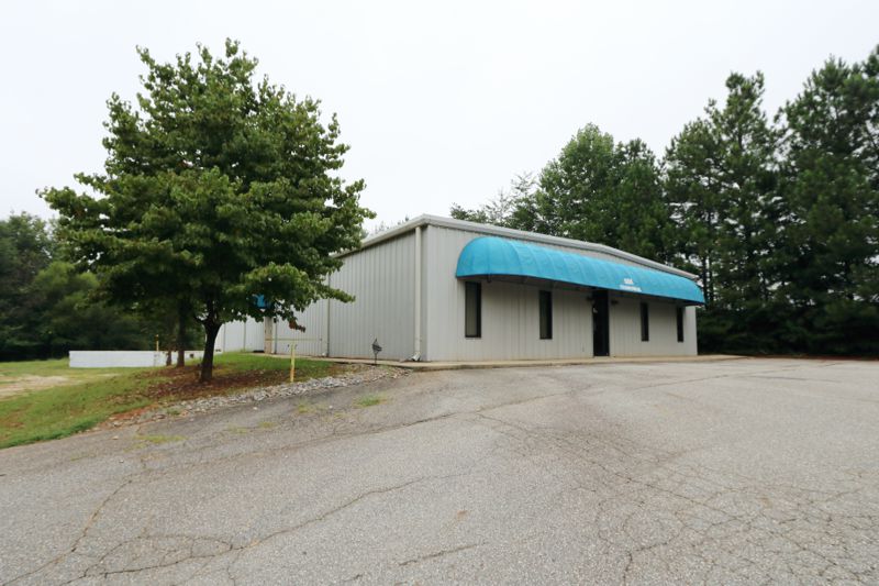 5,000+- sf flex building in Travelers Rest sold