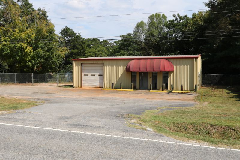 Building on Rogers Bridge Road leased