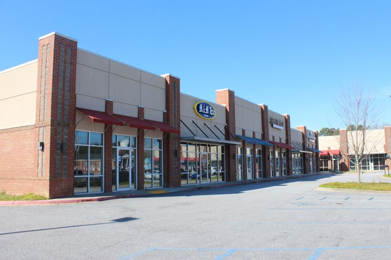 Space in the Shoppes at Knollwood leased