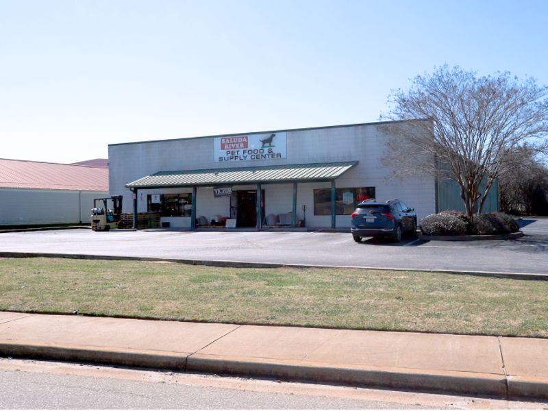 Retail building sold in Simpsonville