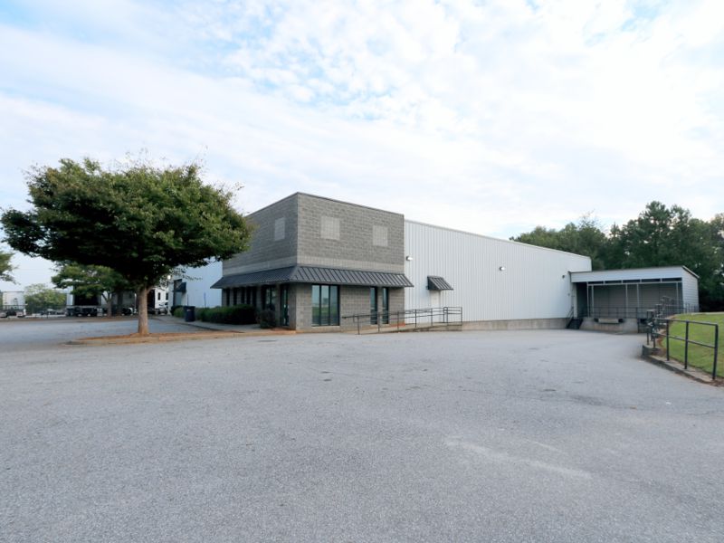 Flex building leased at 3044 White Horse Road