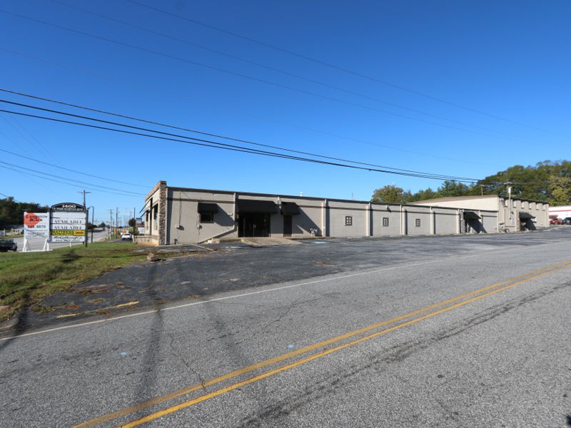 Farmhouse Furniture Plus to open showroom on Wade Hampton Blvd in Greer