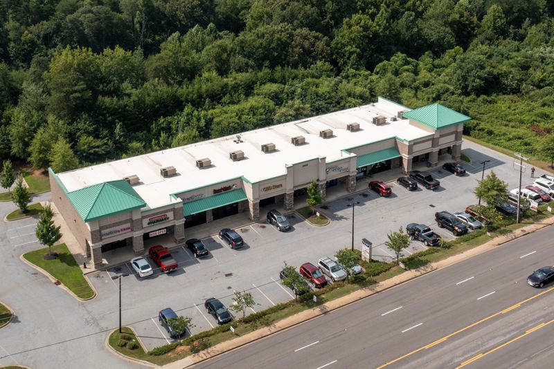 LB assists with lease of retail space on N. Pleasantburg Drive in Greenville