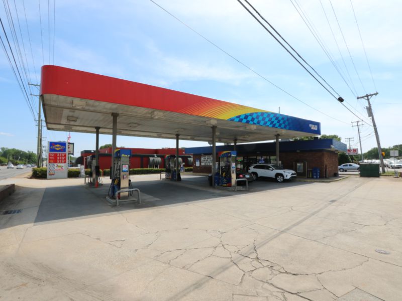 Convenience store sold at 2350 East North Street in Greenville