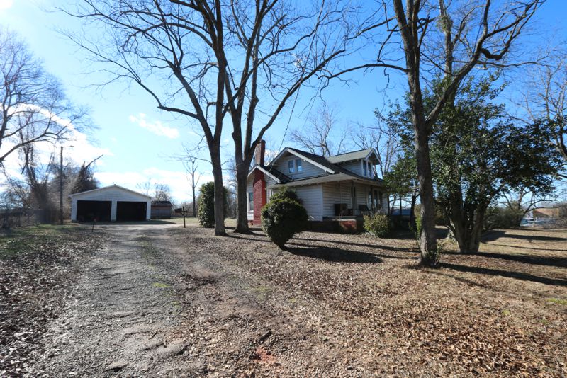 House sold at 2331 Locust Hill Road in Greer