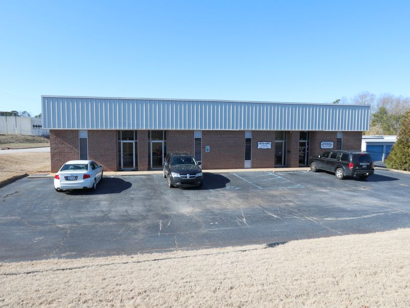 3,600+- sf flex space leased at 7 Hyland Rd in Greenville