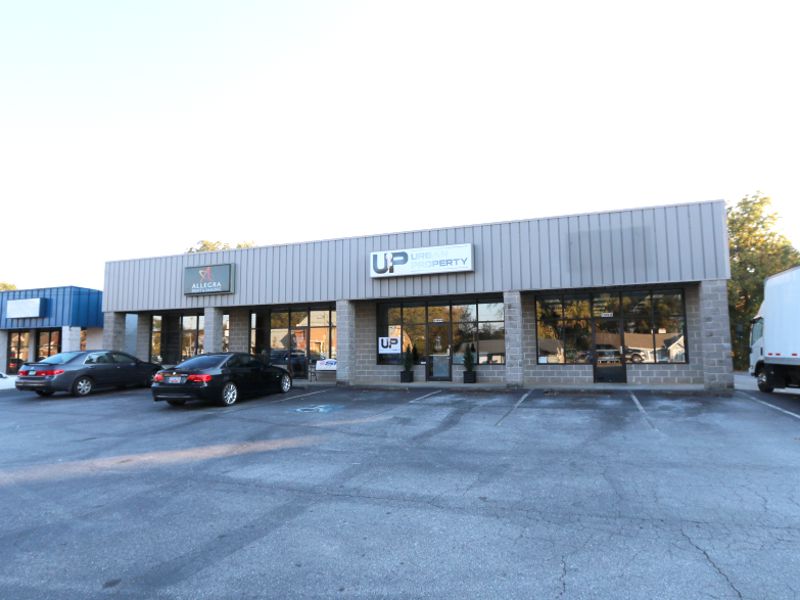 Retail space leased on West Poinsett Street in Greer