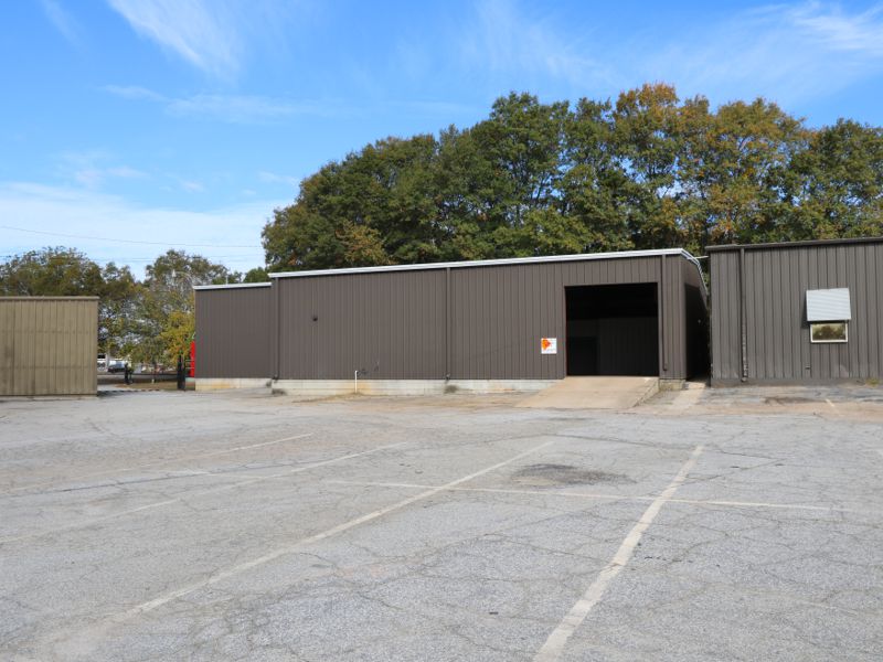 Warehouse leased at 203 South Main in Greer